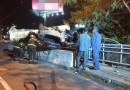 Mulher de 27 anos morre após capotar veículo e parar em cima de mureta de proteção