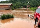 Forte chuva causa transtornos e registra alagamentos em ruas e casas da cidade e interior