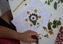 Colagem com elementos da natureza fortalece laços e estimula a criatividade no CAPS