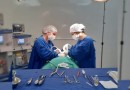 Realiza procedimentos odontológicos para pessoas com deficiências
