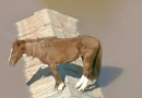 Cavalo que ficou ilhado nas enchentes do RS vira estátua de 4 metros em município gaúcho