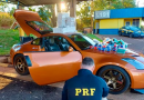Homem foge após pedir para ir ao banheiro e abandona carro esportivo com carga milionária de celulares e medicamentos