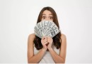 Mulher ganha R$ 5 milhões na loteria, mas é obrigada a entregar prêmio ao ex-marido