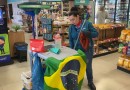 Em Francisco Beltrão, zeladora encontra cheque de R$36 mil e devolve para o dono