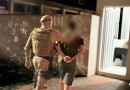 Casal é preso por tráfico de drogas e abandono de incapaz no bairro Andreatta
