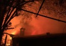 Incêndio destrói residência durante a madrugada no bairro Alvorada