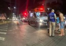 Acidente entre carro e moto deixa mulher ferida
