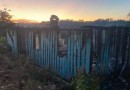Casa fica completamente destruída após incêndio em Iporã do Oeste