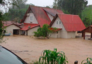 Chuva forte provoca estragos e alagamentos em cidades de Santa Catarina neste sábado