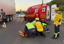 Motociclista fica ferido após colisão com carro