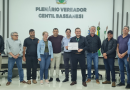 Vereadores realizam entrega de Moção de aplausos ao Sicoob São Miguel