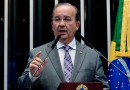 Governador Jorginho Mello anuncia policiais armados em todas as escolas estaduais de SC