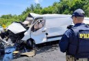 Colisão entre van e caminhão deixa dois mortos na BR-277