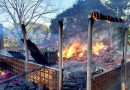 Casa é totalmente destruída pelo fogo no Oeste de SC