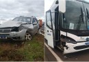 Colisão entre ônibus da Secretaria de Saúde de Barracão e carro deixa feridos na BR 280