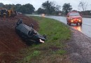 Motorista é resgatada após capotamento na BR-158