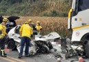 Colisão frontal entre carro e carreta deixa quatro mortos na BR-470 em SC