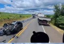 Duas pessoas morrem em colisão entre carro e carreta na BR-282