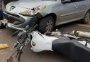 Colisão entre carro e moto deixa homem ferido