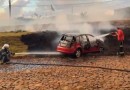 Carro capota e pega fogo na PR-481