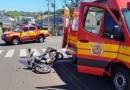 Homem é encaminhado ao hospital após colisão entre motos