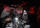 Mulher de 73 anos é encontrada morta em casa destruída por incêndio em SC