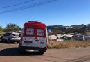 Mulher é encaminhada ao hospital após acidente entre carro e moto