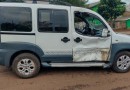 Colisão entre carro e moto deixa duas pessoas feridas