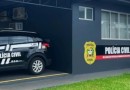 Homem é preso por descumprir medida protetiva após abandonar carro e fugir a pé