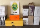 Polícia Militar apreende 60 garrafas de vinho importado irregularmente em Itapejara D'Oeste