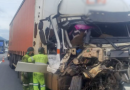 Carretas de transportadora de Dionísio Cerqueira se envolvem em acidente na Régis Bittencourt