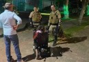 Cadeirante é presa depois de esfaquear homem que teria furtado seu celular