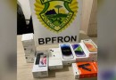 BPFron apreende celulares com passageira de ônibus