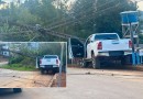 Poste derrubado por caminhonete furtada deixa Bairro Alvorada sem energia por cerca de 14 horas