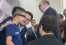 Estado entrega óculos com inteligência artificial para apoiar alunos cegos da rede estadual