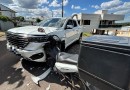 Motociclista fica ferido em colisão com caminhonete