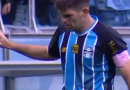 Kannemann é expulso após gesto de roubo em Grêmio x Cruzeiro