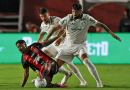 Palmeiras goleia o Vitória fora de casa e dispara na liderança do Brasileirão