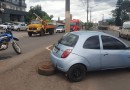 Colisão entre motocicleta e veículo deixa mulher ferida no Centro de São Miguel do Oeste