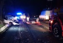 Motorista fica preso às ferragens após colisão frontal com caminhão