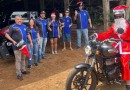 Mais de 500 cestas de natal foram entregues pelo Papai Noel e o Grupo de Motos Legião da 163