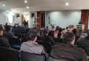 Manifestação de pais sobre transporte escolar termina com bate-boca