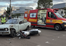 Motociclista fica ferido em colisão com carro no centro