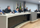 Projetos de lei sobre educação e economia são discutidos na Câmara