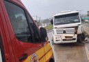 Colisão entre dois caminhões na BR-163 mobiliza equipes de resgate