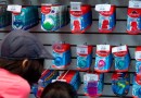 Inflação avança 0,76% em fevereiro, puxada pela educação