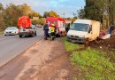 Colisão entre três veículos deixa casal ferido na BR-282
