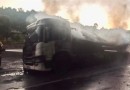 Caminhão com 18 toneladas de carne é destruído pelo fogo na BR-282