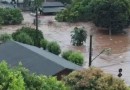 Chuva causa alagamentos em cidades do Oeste e moradores são resgatados de residências