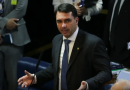 Flávio Bolsonaro domina Santa Catarina e supera Lula por quase 1,9 milhão de votos